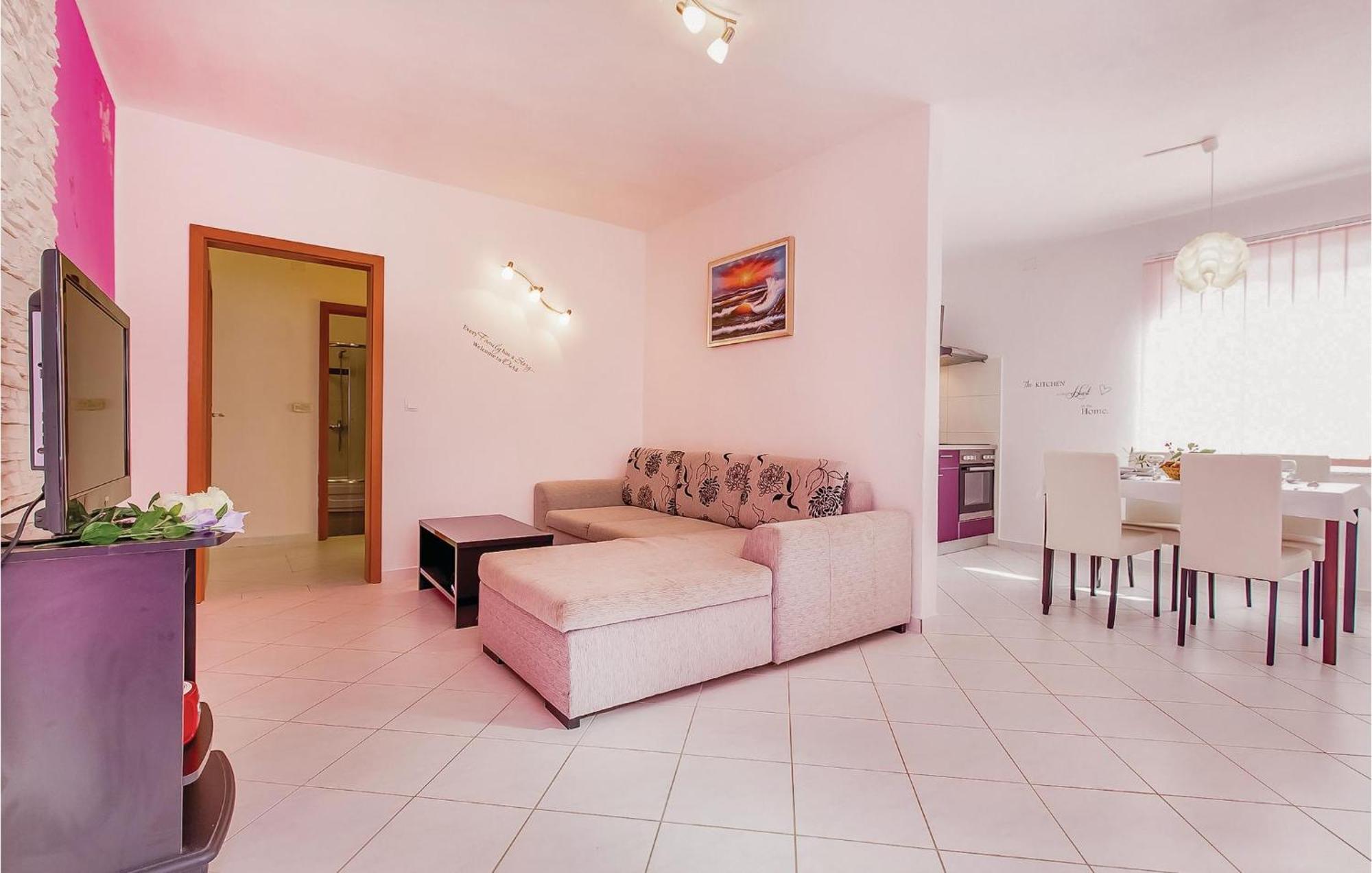Awesome Apartment In Dobrinj With Wifi Eksteriør billede