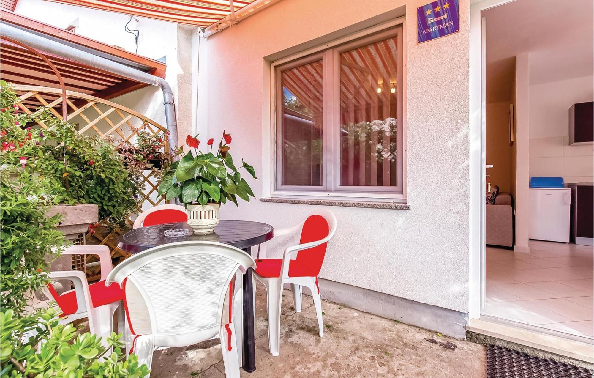 Awesome Apartment In Dobrinj With Wifi Eksteriør billede